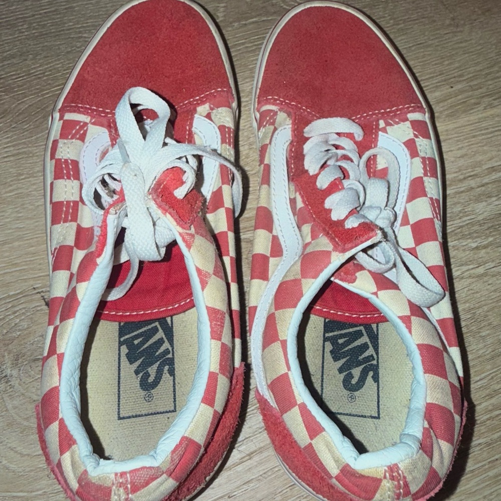 Vans WMS size 8 Checkerboard Red and Cream Classic Skate Shoes